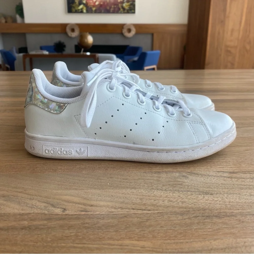 White Adidas Stan Smith Ortholite Kids Holographic trainers. Size 4.5